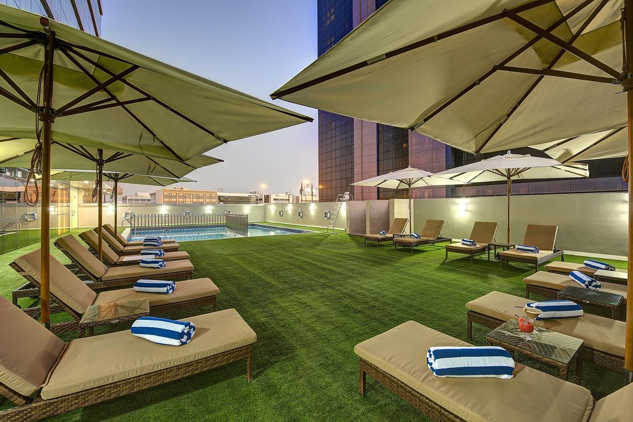Royal Continental Hotel Dubaj Exteriér fotografie